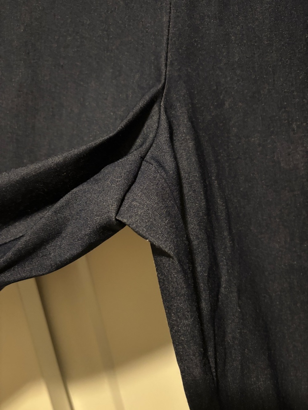 Time and Tru Navy pull on Cropped Capris - Picture 2 of 5